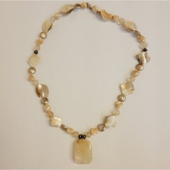Oyster Shells And Beaded Natural Colors 20" Women Necklace With Pendant - Picture 1 of 10